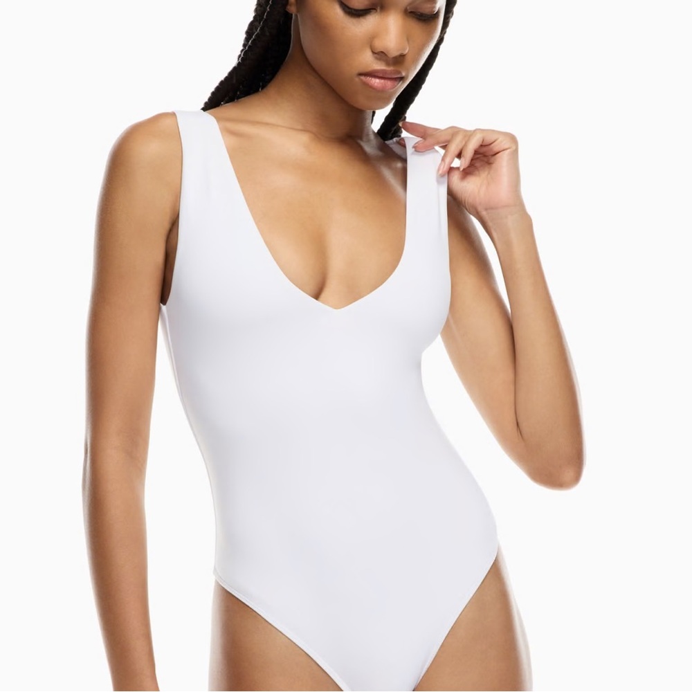 Aritzia Contour V Neck Bodysuit